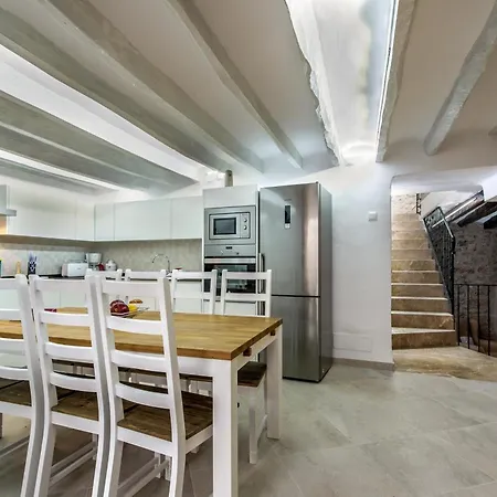 Historic Townhouse Casa Roca Horta 4 Bedrooms *