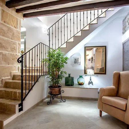 Historic Townhouse Casa Roca Horta 4 Bedrooms Sun Terrace Town Mountain Views Villa Pollença