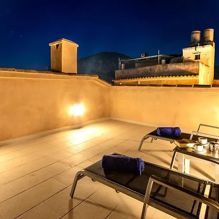 Historic Townhouse Casa Roca Horta 4 Bedrooms *