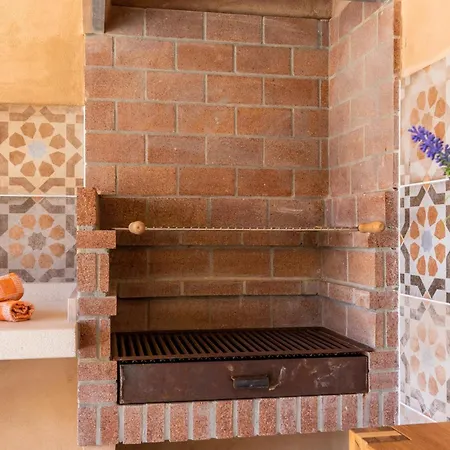 Historic Townhouse Casa Roca Horta 4 Bedrooms *