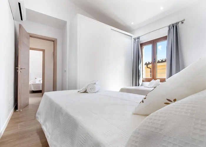 Historic Townhouse Casa Roca Horta 4 Bedrooms