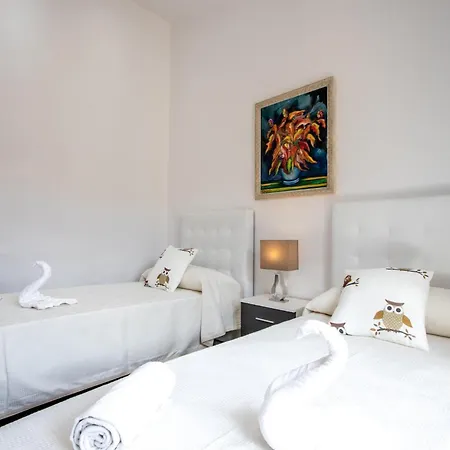 فيلة Historic Townhouse Casa Roca Horta 4 Bedrooms *