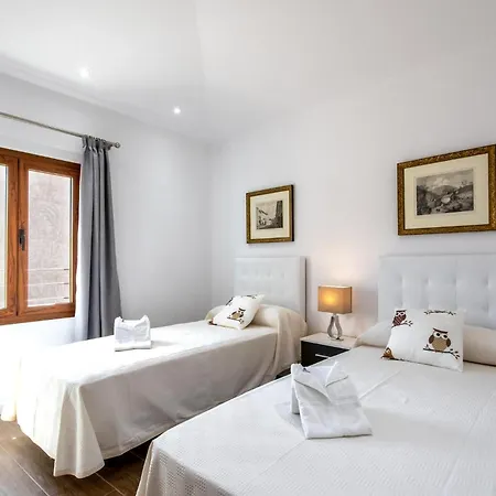 Historic Townhouse Casa Roca Horta 4 Bedrooms *