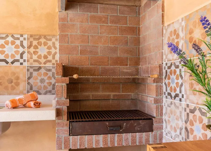 Historic Townhouse Casa Roca Horta 4 Bedrooms *